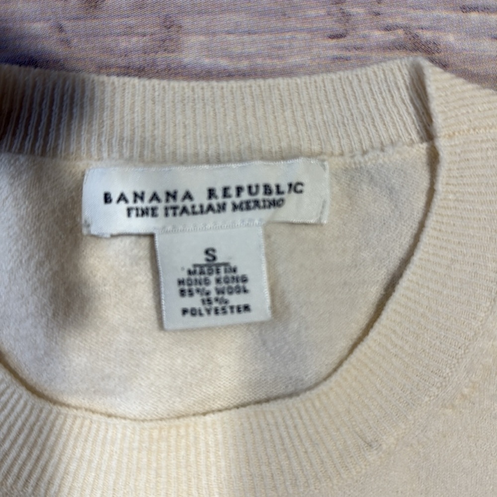 Banana Republic Fine Italian Merino Blend Sweater size small - Picture 2 of 3